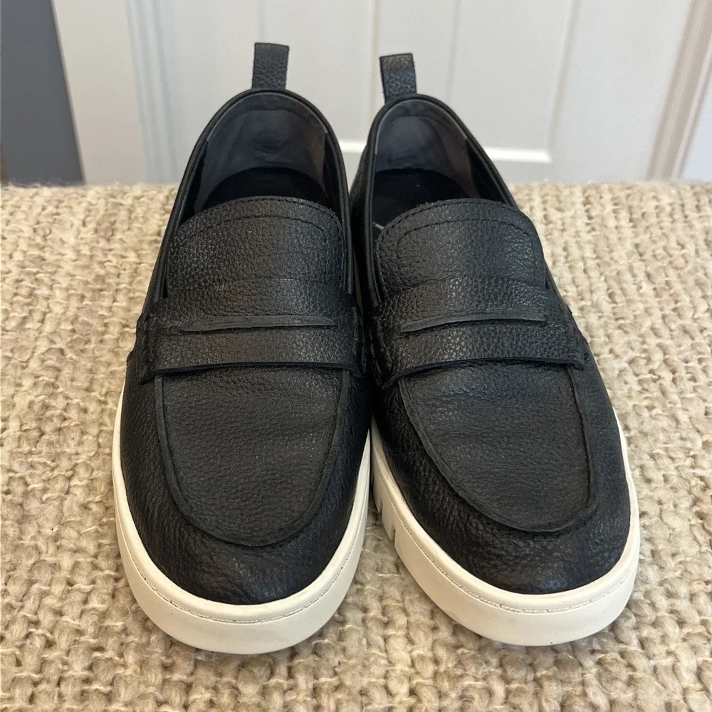 Vionic Chantel Penny Loafer Leather Slip-On Loafers Women's Size 7.5 Black White